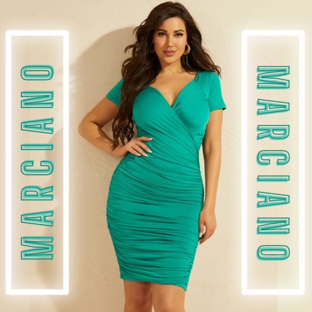 Curve-enhancing 😍 MARCIANO short sleeve bodycon ruched v-neck teal dress (M)